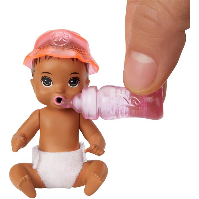 Barbie Bebek Bakıcısı Özellikli Minik Bebekler - Besleme ve Bez Değiştirme Oyun Seti GHV86