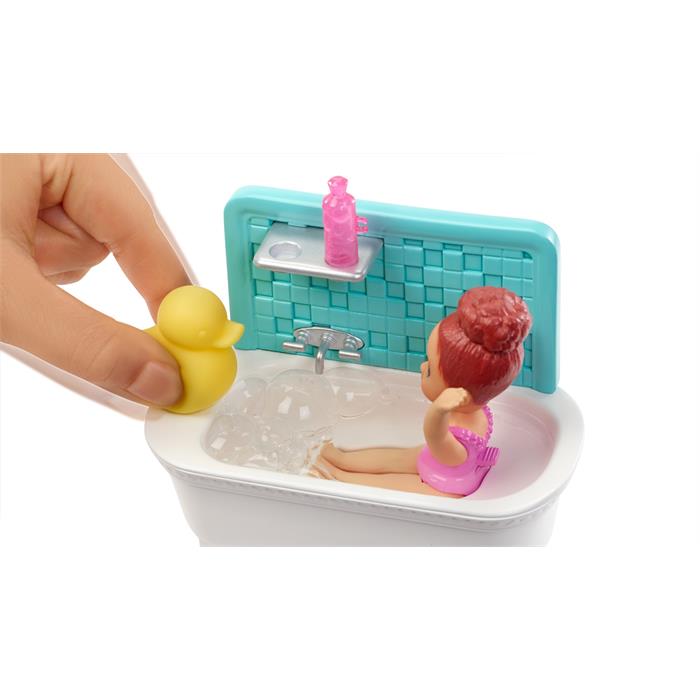 Barbie Bebek Bakıcısı Bebeği Minik Bebekler ve Banyo Aksesuarları Oyun Seti, Banyo Temalı FXH05
