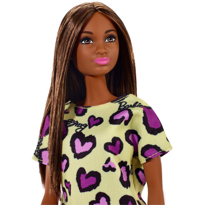 Barbie Şık Kıyafetli Bebekler - Sarı ve Mor Kalp Baskılı Elbisesi ve Platformlu Spor Ayakkabıları ile Esmer Bebek GHW47