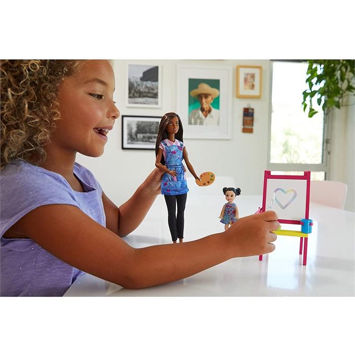 Barbie Meslekleri Oyun Seti - Resim Öğretmeni, Siyah Saçlı GJM30
