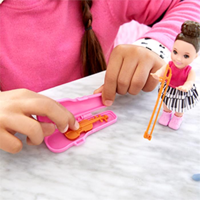 Barbie Küçük Bebek Nota Tahtasi ile Müzik Öğretmeni Oyun Seti FXP18